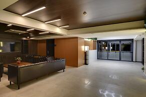 Leo suites Hotel