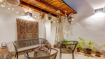 Private Rooftop 1BR Condo with Stunning Common Areas by Stella Rentals