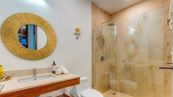 Private Rooftop 1BR Condo with Stunning Common Areas by Stella Rentals