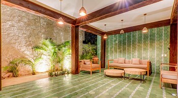 Private Rooftop 1BR Condo with Stunning Common Areas by Stella Rentals