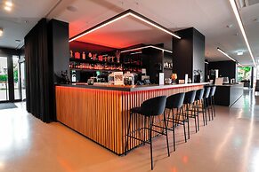 GREFIS Hotel