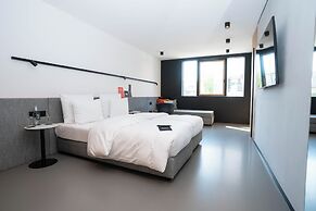 GREFIS Hotel