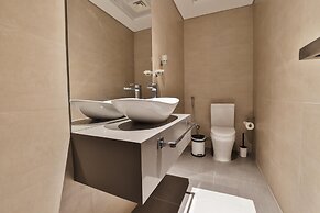 Luxe 1Bed Apt - Balcony & View