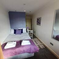 Lovely 4-bed Apartment in Harrow