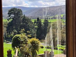 Bossington Hall