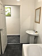 Restful 1-bedroom Flat in St Helens