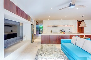 Gorgeous Flowy Space with Wrap-around Private Pool
