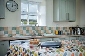 Bunk House - 4 Bedroom - Llangenith