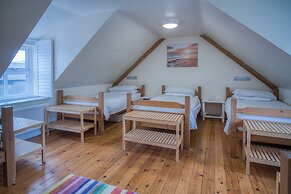 Bunk House - 4 Bedroom - Llangenith
