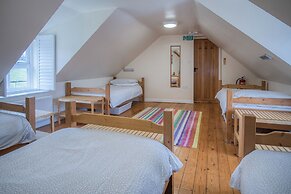 Bunk House - 4 Bedroom - Llangenith