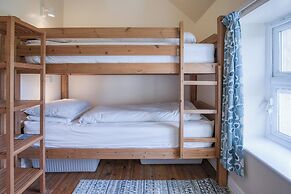Bunk House - 4 Bedroom - Llangenith