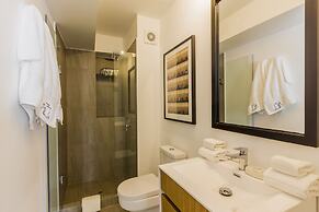 Primera Parada Lofts by Wynwood-House