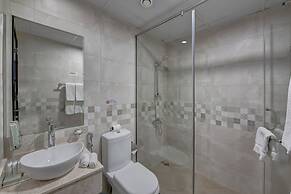 Regency Luxury Suites