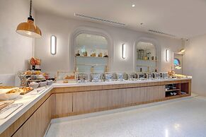 Regency Luxury Suites