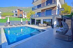 Stunning 4-bed Villa: Private Pool, Sauna & Hammam