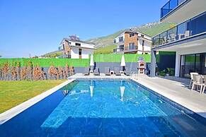 Stunning 4-bed Villa: Private Pool, Sauna & Hammam