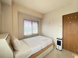 Cozy 2Br At Pinewood Apartment