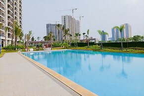 Comfortable Studio With Pool View At Sky House Bsd Apartment