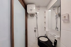 Homey And Minimalist Studio At Sky House Bsd Apartment