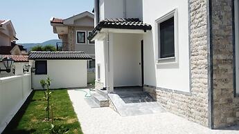 Stunning 4-bed Villa Grey 4 Bedrooms Private Pool