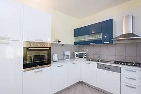 Holiday Villa Perna with Swimming Pool