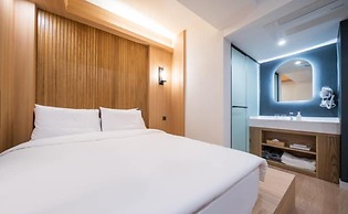 HOTEL 701