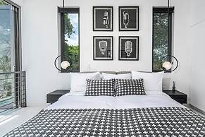 Onyx by Blue Sky Luxury