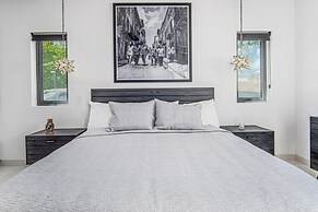 Onyx by Blue Sky Luxury
