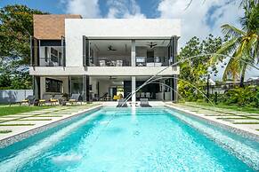 Onyx by Blue Sky Luxury