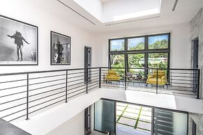 Onyx by Blue Sky Luxury