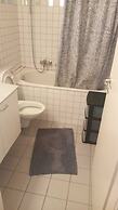 Entire Flat Close to Airport, Train, Center for 7