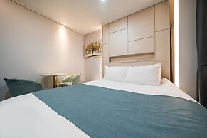 Griffin Bay Hotel