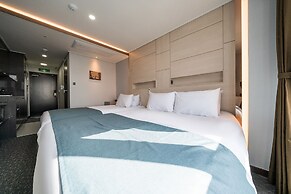 Griffin Bay Hotel