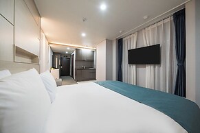 Griffin Bay Hotel