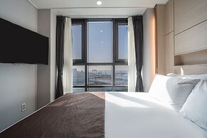 Griffin Bay Hotel