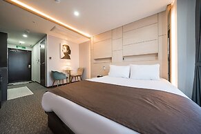 Griffin Bay Hotel