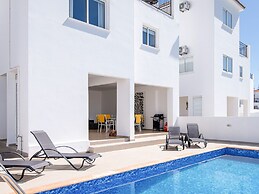 Sanders White Mountains - Nice Villa With Pool