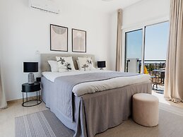 Sanders White Mountains - Smart Villa With Pool