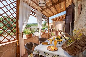 Superior Ground Floor Apartment With Pool View