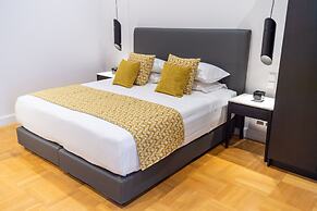 33 Solonos Suites