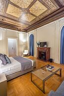 33 Solonos Suites