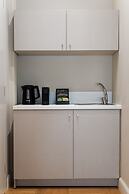 33 Solonos Suites