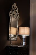 33 Solonos Suites