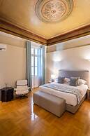33 Solonos Suites