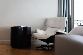 33 Solonos Suites