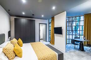 33 Solonos Suites
