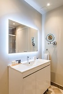 33 Solonos Suites