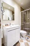 33 Solonos Suites