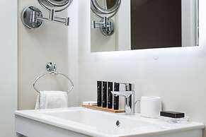33 Solonos Suites