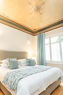 33 Solonos Suites